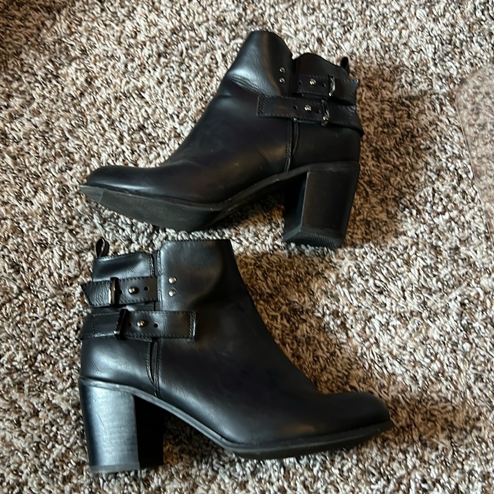 Torrid 9W Black, 3” heeled, side zip Booties